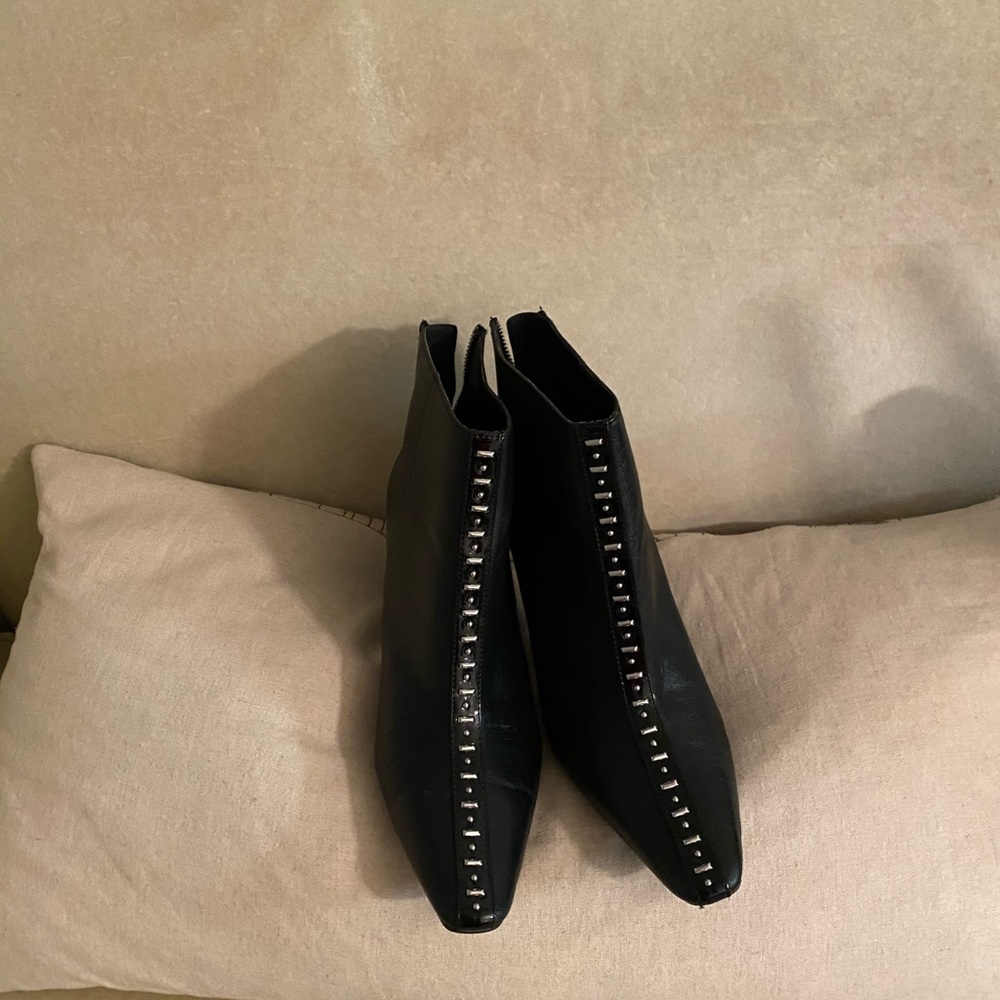 Zara Black Pointed Leather Heeled Ankle Boots